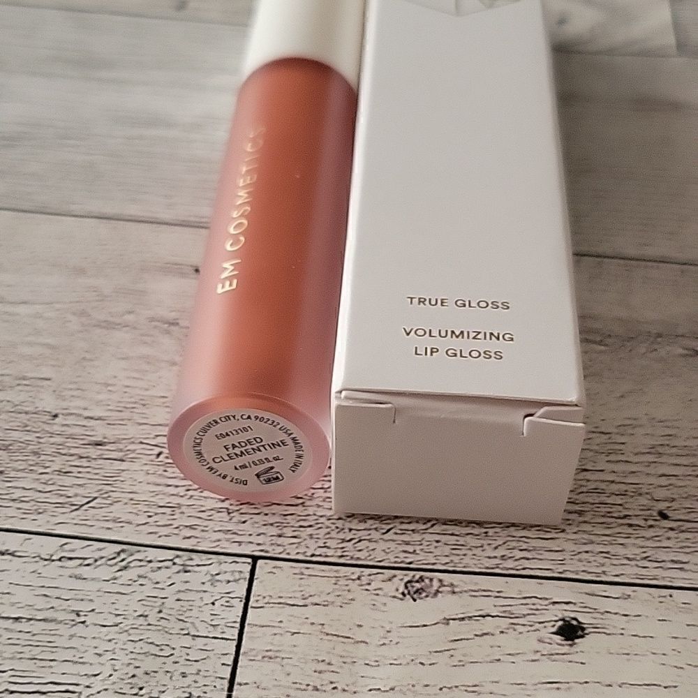 Em Cosmetics True Gloss Volumizing Lip Gloss - Picture 7 of 7
